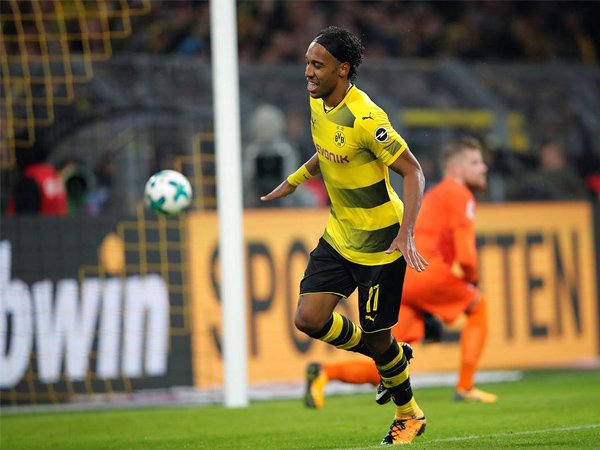 Hadapai Stutgart, Aubameyang Dicoret dari Skuat Dortmund