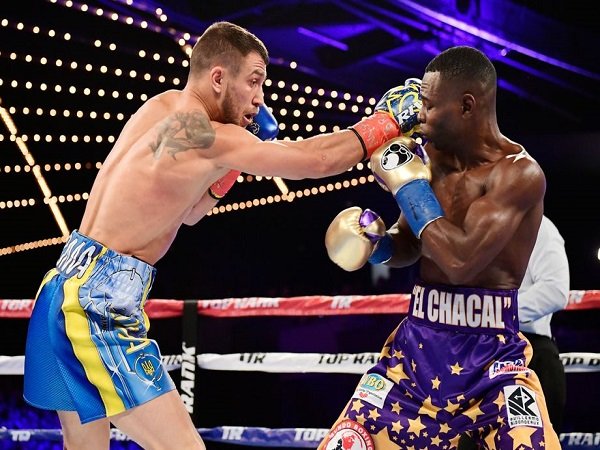 Rigondeaux Cedera, Lomachenko Menang TKO di Ronde 6