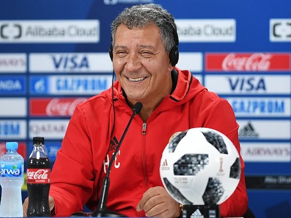 Henk Ten Cate Klaim Al Jazira akan Parkir Tiga Bus Kontra Real Madrid