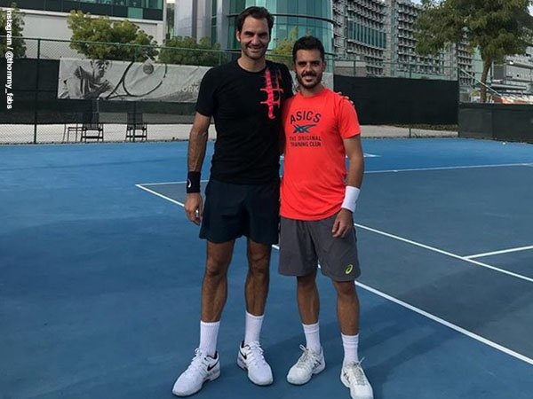 Thomas Fabbiano Berlatih Bersama Roger Federer Di Dubai