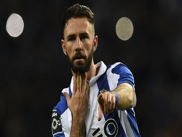 Cagliari Siap Rekrut Miguel Layun dari Porto