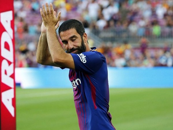 Pelatih Istanbul Basaksehir Konfirmasi Perekrutan Arda Turan dari Barcelona