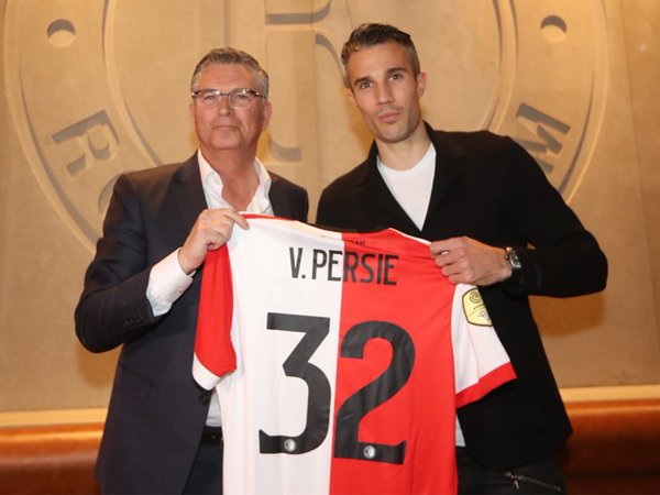 Resmi! Robin Van Persie Kembali Berseragam Feyenoord