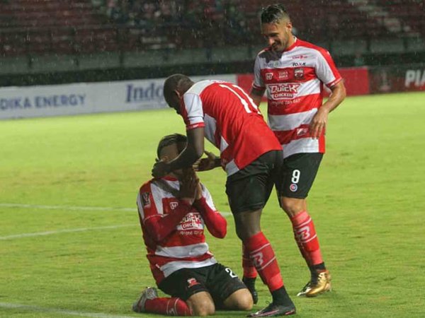 Trisula Naturalisasi Tajam, MU Optimistis Taklukkan Persebaya