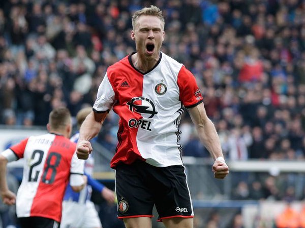 Feyenoord Tolak Tawaran Pertama Newcastle Bagi Jorgensen