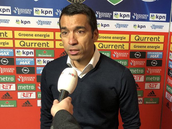 Menang Besar Atas ADO, Van Bronckhorst Puji Penampilan Timnya