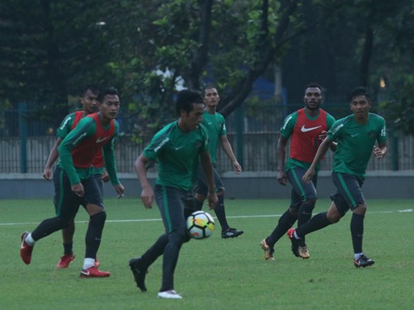 Luis Milla Apresiasi 4 Pemain Baru di TC Timnas Indonesia