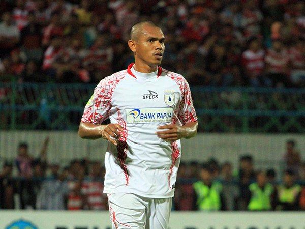 Salampessy: Persipura Tetap Bersaing di Jalur Juara