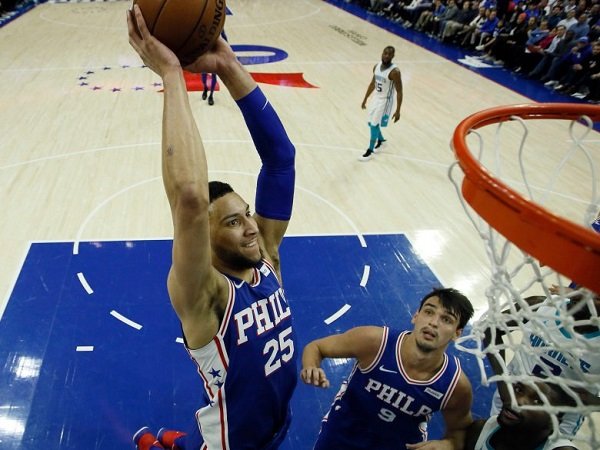 Ben Simmons dan Joel Embiid Solid, 76ers Taklukkan Hornets