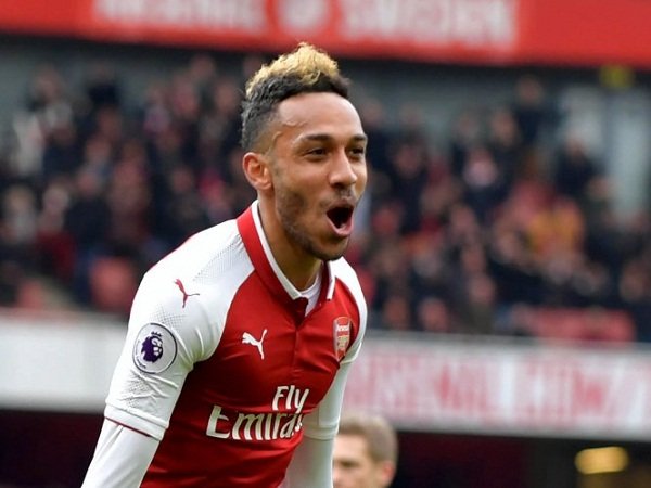 Cetak Dwigol Lawan Stoke, Aubameyang Lampaui Rekor Dua Penyerang Legendaris Arsenal