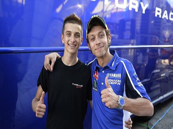 Valentino Rossi Inginkan Bertarung Melawan Sang Adik di MotoGP