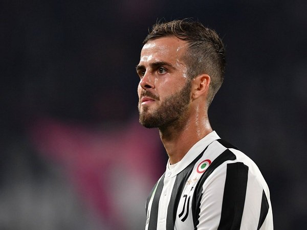 Miralem Pjanic Tegaskan Juventus Masih Belum Menyerah dari Real Madrid