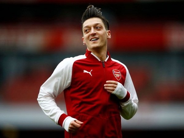 Tampil Sensasional, Ozil Dapat Pujian Setinggi Langit