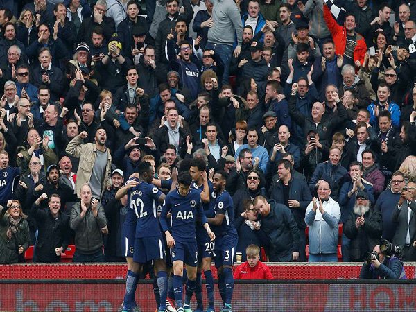 Match Highlight: Stoke City 1-2 Tottenham Hotpur, Brace Eriksen Bawa Poin Sempurna Bagi Spurs