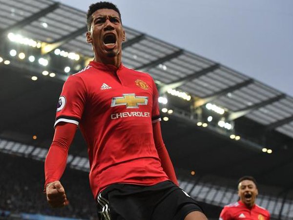 Chris Smalling Klaim Tuntas Bayar Kesalahan di Derby Manchester