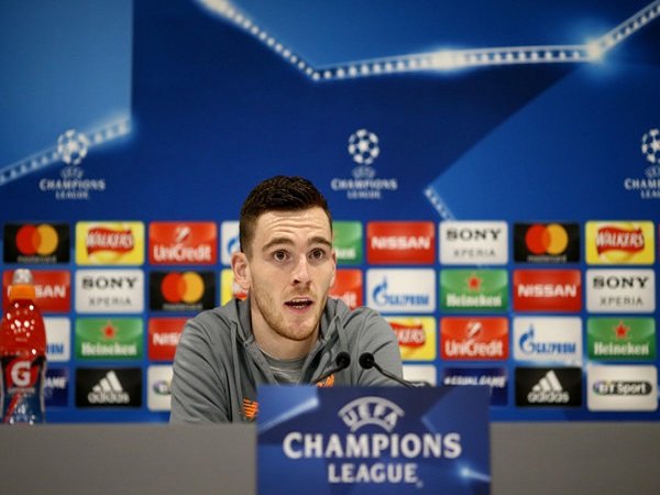 Andy Robertson Tidak Pikirkan Lawan Liverpool di Semifinal