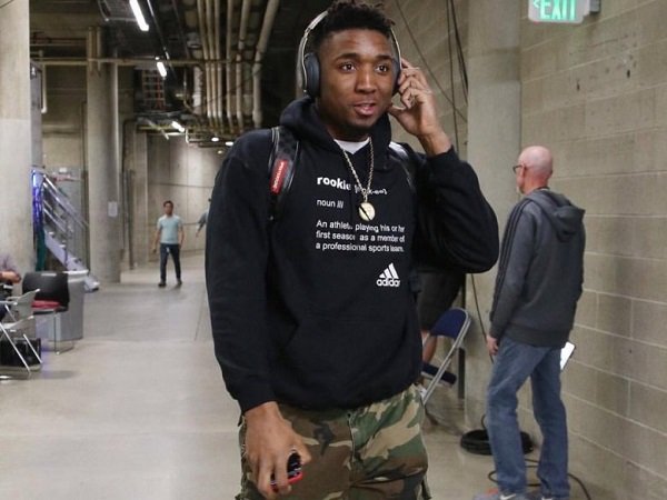 Donovan Mitchell Sindir Ben Simmons Dengan Jaket Khusus