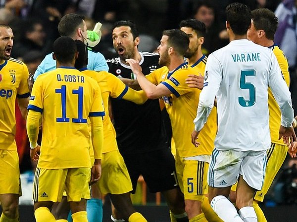 Gianluigi Buffon Dihantui Akhir Karier Seperti Zinedine Zidane