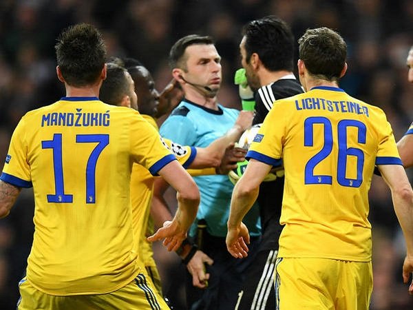 Zidane Klaim Buffon Tak Pantas Dikartu Merah dan Belum akan Akhiri Kariernya di Liga Champions