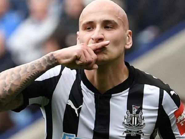 Jonjo Shelvey Disebut Sebagai Sosok Tepat Untuk Everton