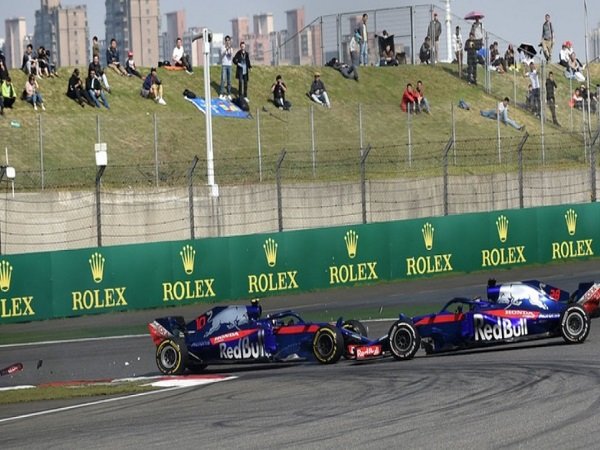 Insiden Antara Duo Toro Rosso di GP Tongkok Karena Miskomunikasi