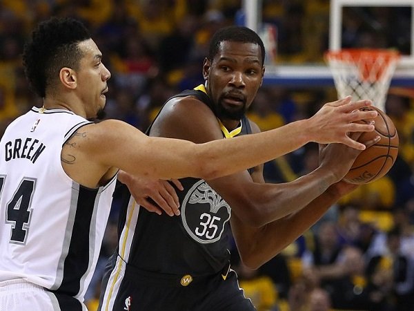 Warriors Kembali Bungkam Perlawanan Spurs