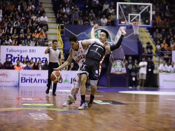 IBL Hukum Wasit yang Pimpin Laga Semifinal Antara Stapac dan Pelita Jaya