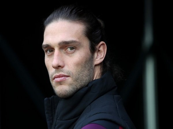 Untuk Bertahan di Premier League, Andy Carroll Minta West Ham Kerja Keras