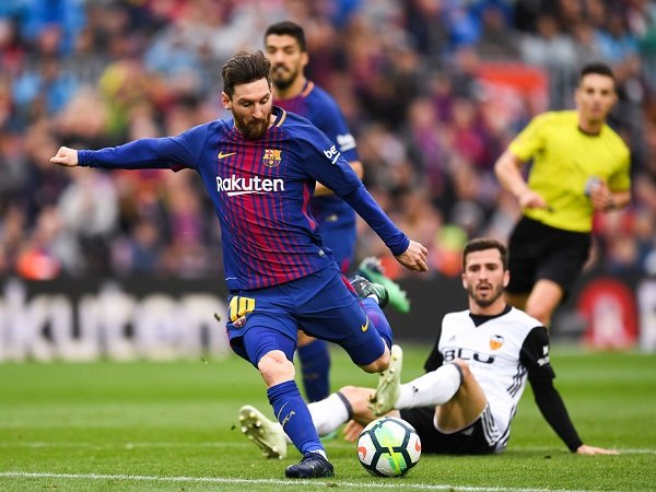 Dilema Bek Sevilla Jelang Hadapi Messi di Final Copa del Rey