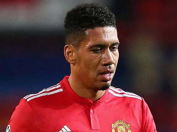 Chris Smalling Sebut Fans MU Layak Saksikan Timnya di Final Piala FA