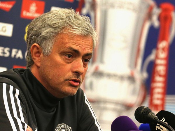 Jose Mourinho Nilai MU Terlalu Banyak Dapat Kritikan