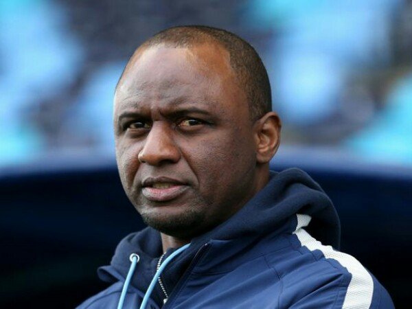 Patrick Vieira Siap Gantikan Posisi Arsene Wenger