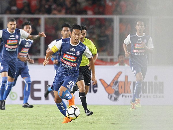 Arema FC vs Persipura, Duel Tim Beda Kasta