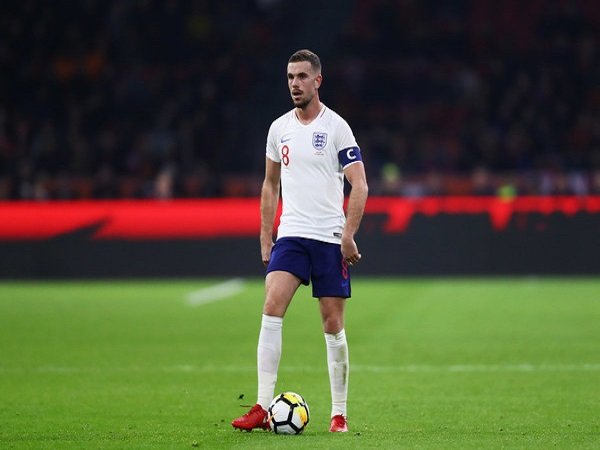 Pekerjaan Belum Selesai, Jordan Henderson Peringatkan Liverpool