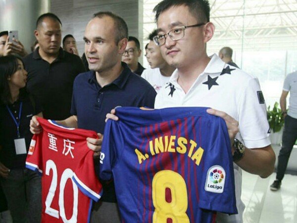 Tinggalkan Barcelona, Iniesta Tidak Akan Merumput di Eropa