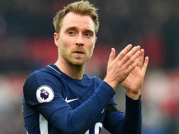 Poulsen Dukung Eriksen Jadi Pengganti Iniesta di Barcelona