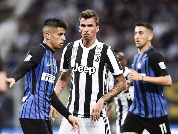 Mandzukic Terima 10 Jahitan Usai Pelanggaran Vecino di Derby d'Italia