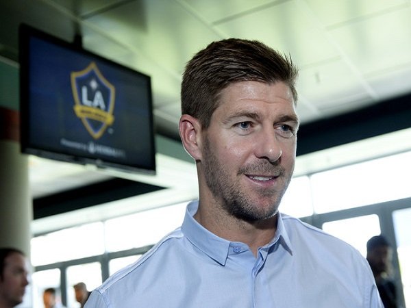 Steven Gerrard Ditaksir Rangers, Mark Schwarzer Beri Komentar