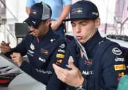 Usai Tabrakan di GP Azerbaijan, Verstappen Tegaskan Tak Ada Dendam Dengan Ricciardo