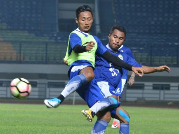 Persib Gelar Game Internal Untuk Adaptasi Main Malam