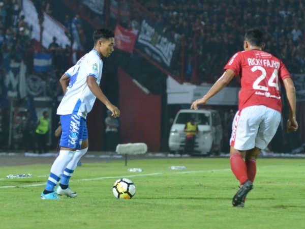 Tembus Tim Utama, Winger Muda Persib Belum Merasa Puas