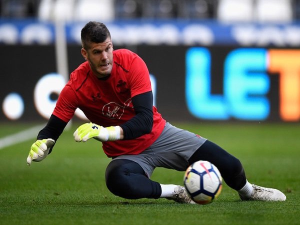 Kehilangan Tempat Utama, Southampton Siap Lepas Fraser Forster