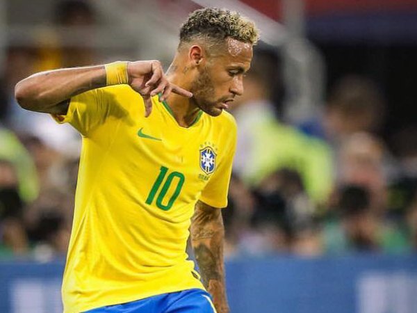 Dituduh Bersandiwara Oleh Pelatih Meksiko, Neymar Berikan Pembelaan