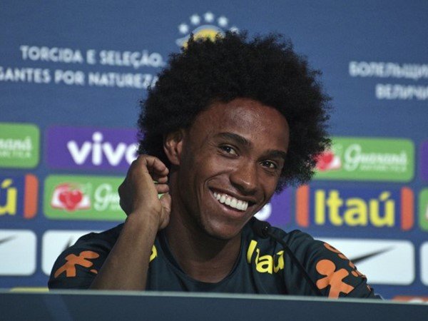 Santer Dirumorkan Ke Barcelona, Willian Akhirnya Angkat Bicara