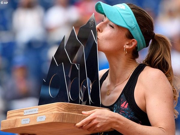 Alize Cornet Akhiri Puasa Gelar Di Gstaad