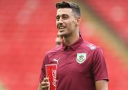 Matt Lowton Resmi Perpanjang Kontrak Tiga Tahun di Burnley