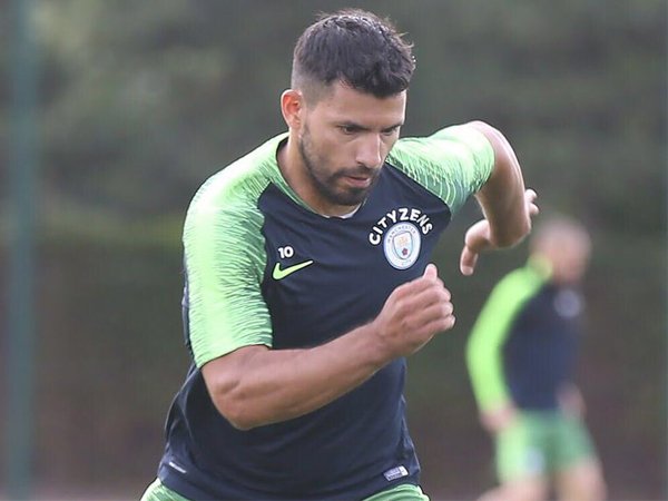 Rio Ferdinand Sebut Aguero Lebih Baik Ketimbang Kane