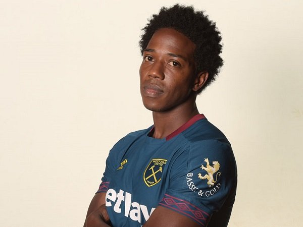 West Ham Resmi Datangkan Carlos Sanchez dari Fiorentina