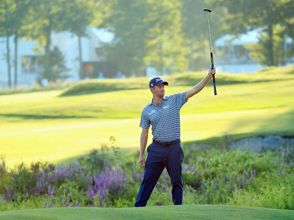 Webb Simpson Rebut Pimpinan Dell Technologies Championship