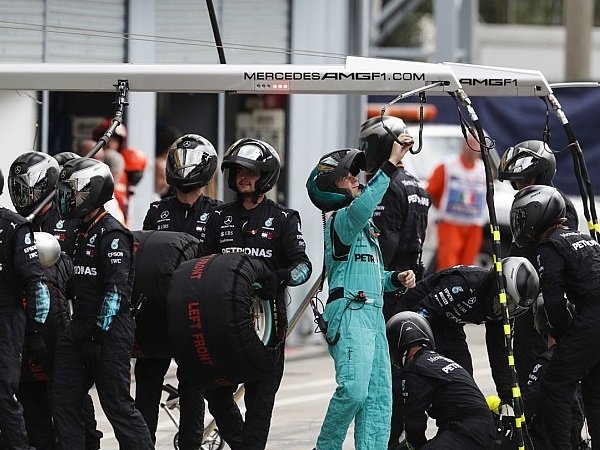 Mercedes Bantah Timnya Gunakan Taktik "Pit Stop Tipuan"